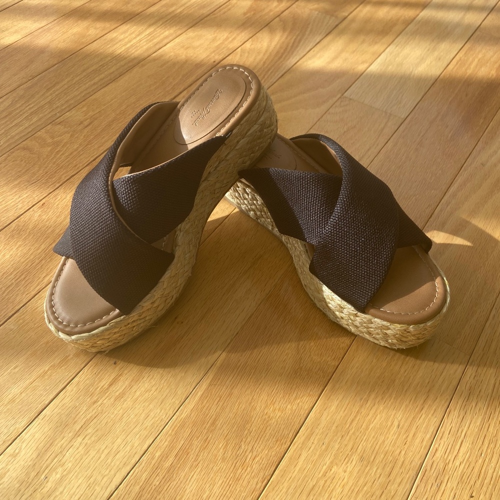 Women’s sandals